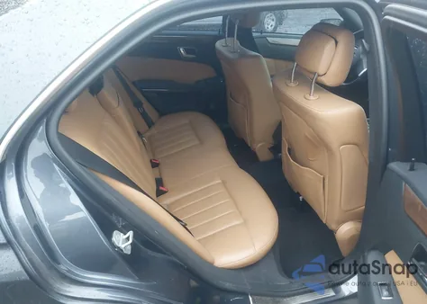 2011 Mercedes-Benz E 550 z USA, uszkodzony, nr VIN WDDHF7CB7BA411826